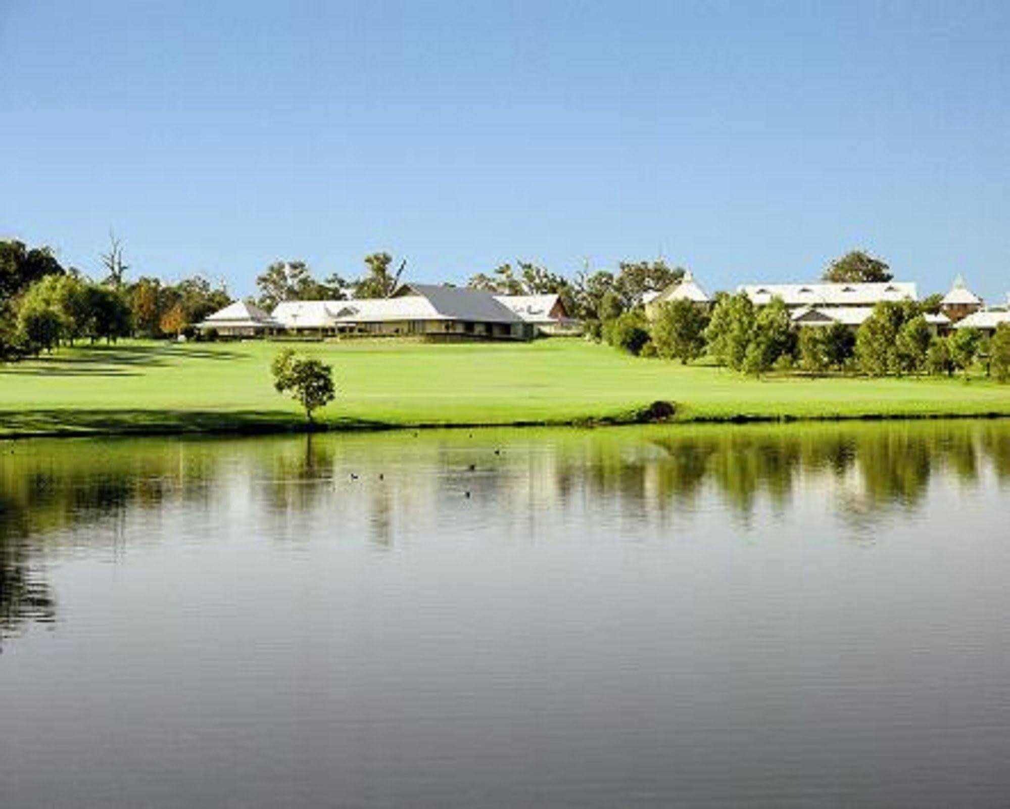 Mercure Bunbury Sanctuary Golf Resort Extérieur photo
